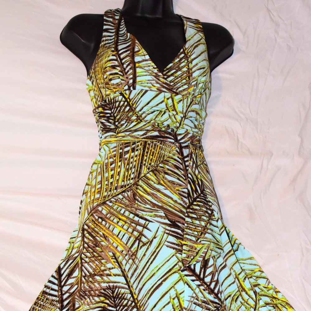 Sleeveless V-cut Midi Dress